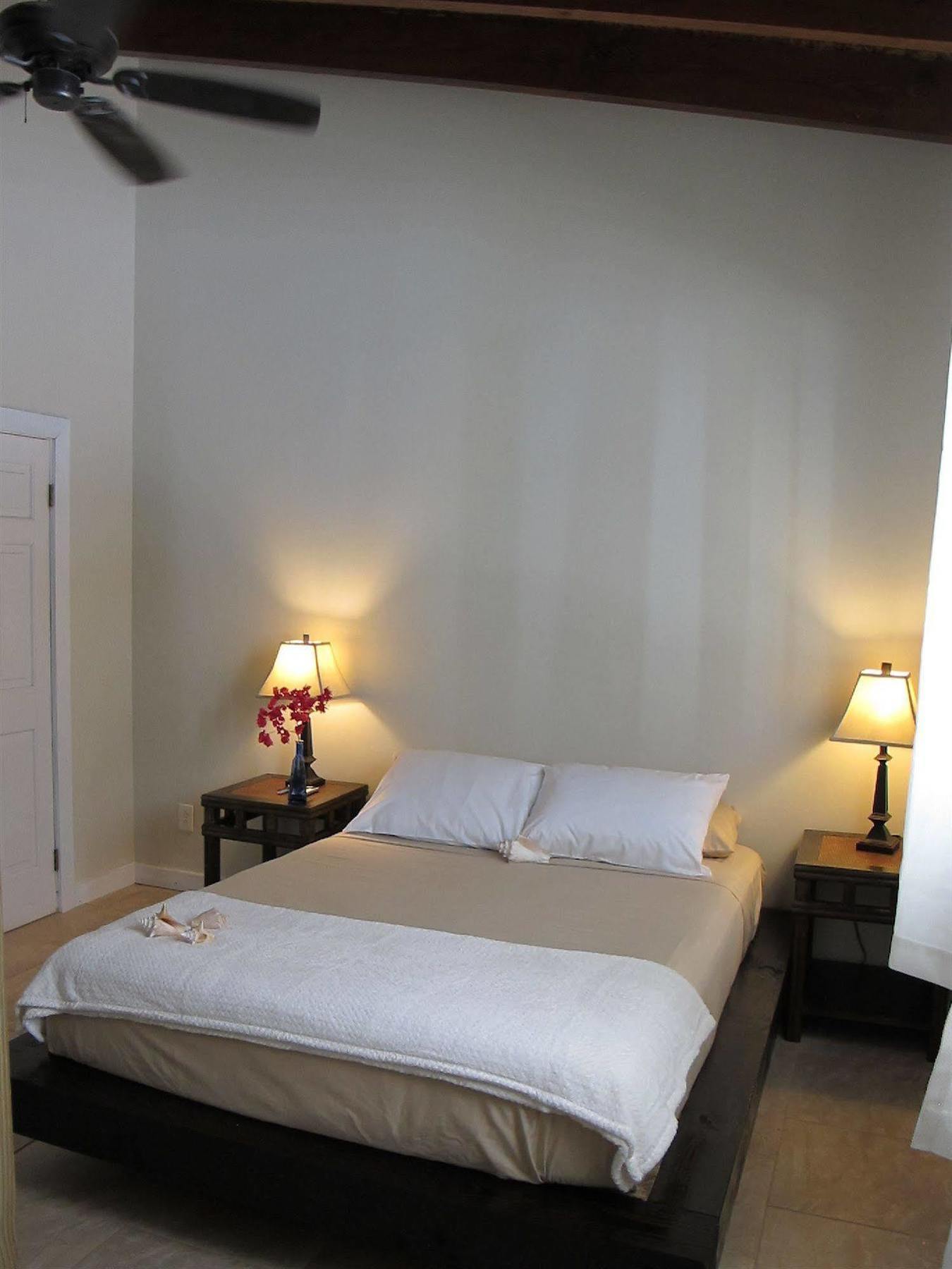 Two Sandals - A Boutique Hotel นาซาเร็ธ ภายนอก รูปภาพ