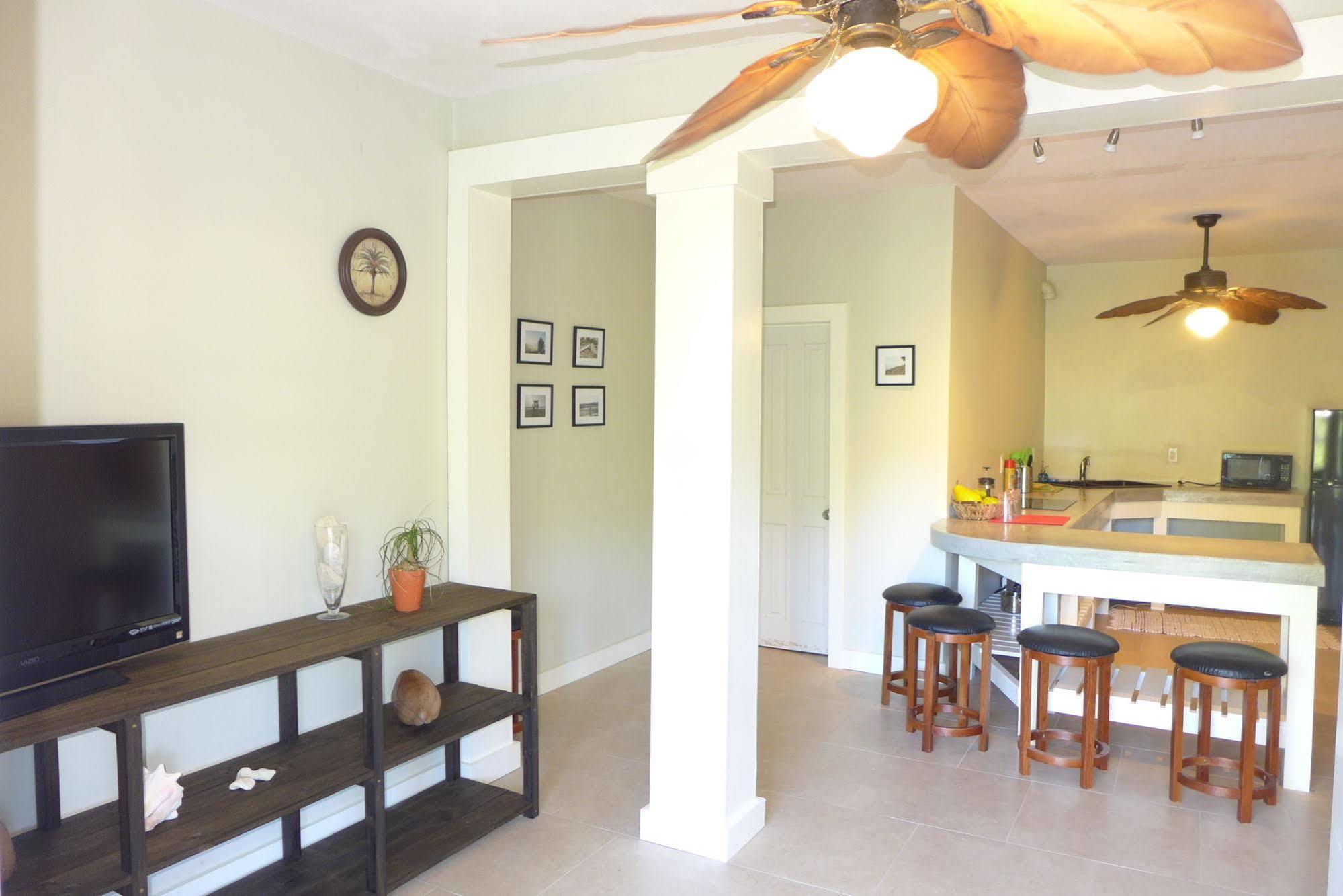 Two Sandals - A Boutique Hotel นาซาเร็ธ ภายนอก รูปภาพ